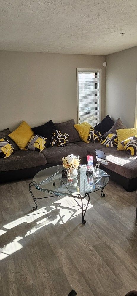 USED 2PC SECTIONAL & SWIVEL CHAIR (EVERYTHING MUST GO)