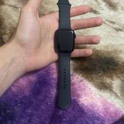 Apple Watch SE In Very Good Condition unlocked make offer  if interested