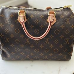 Authentic Louis Vuitton Speedy Bandoulière 30 in signature Monogram canvas- Accepting Respectable Offers 
