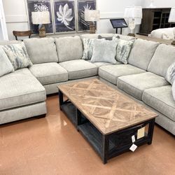New Large Sectional 🔥🔥 AVAILABLE NOW