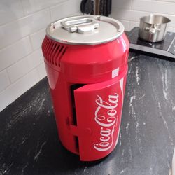 Coca-Cola AC/DC Electric Mini Cooler, Holds 8 Cans! (Works!)