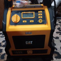 CAT Car /truck Jumper Box 1000 Watts Like New 
