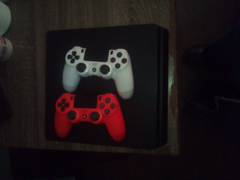 Black Ps4 two Controllers Red And White With Cordes Wit UFC 4