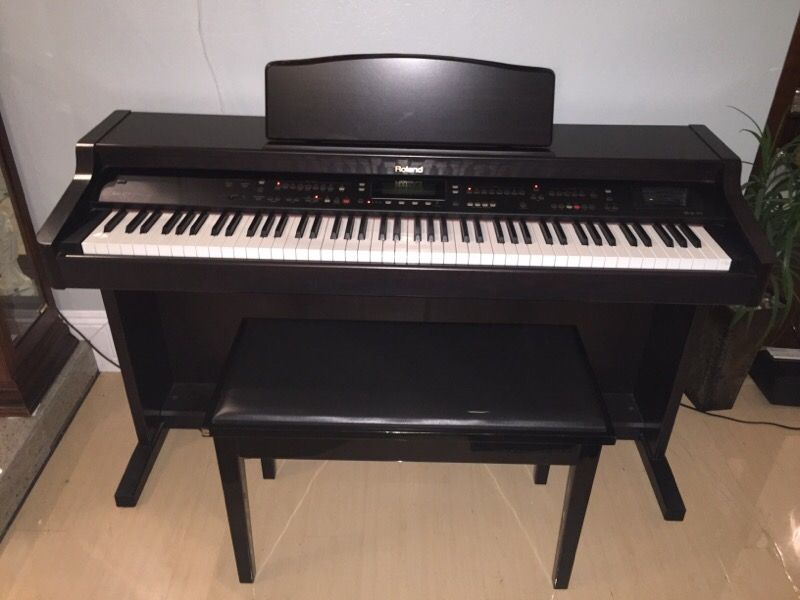 Roland Digital Intelligent Piano KR-177