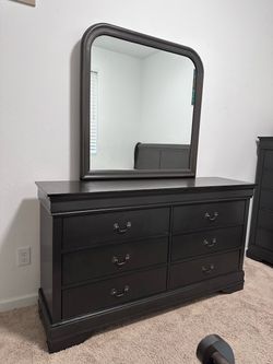 Queen size Bedroom set