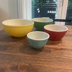 Pyrex Primary Colors Mixing Bowl Set 4pc Nesting Bowls 1960s Vintage MCM Style 