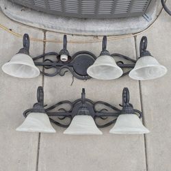 Bathroom Light Fixtures