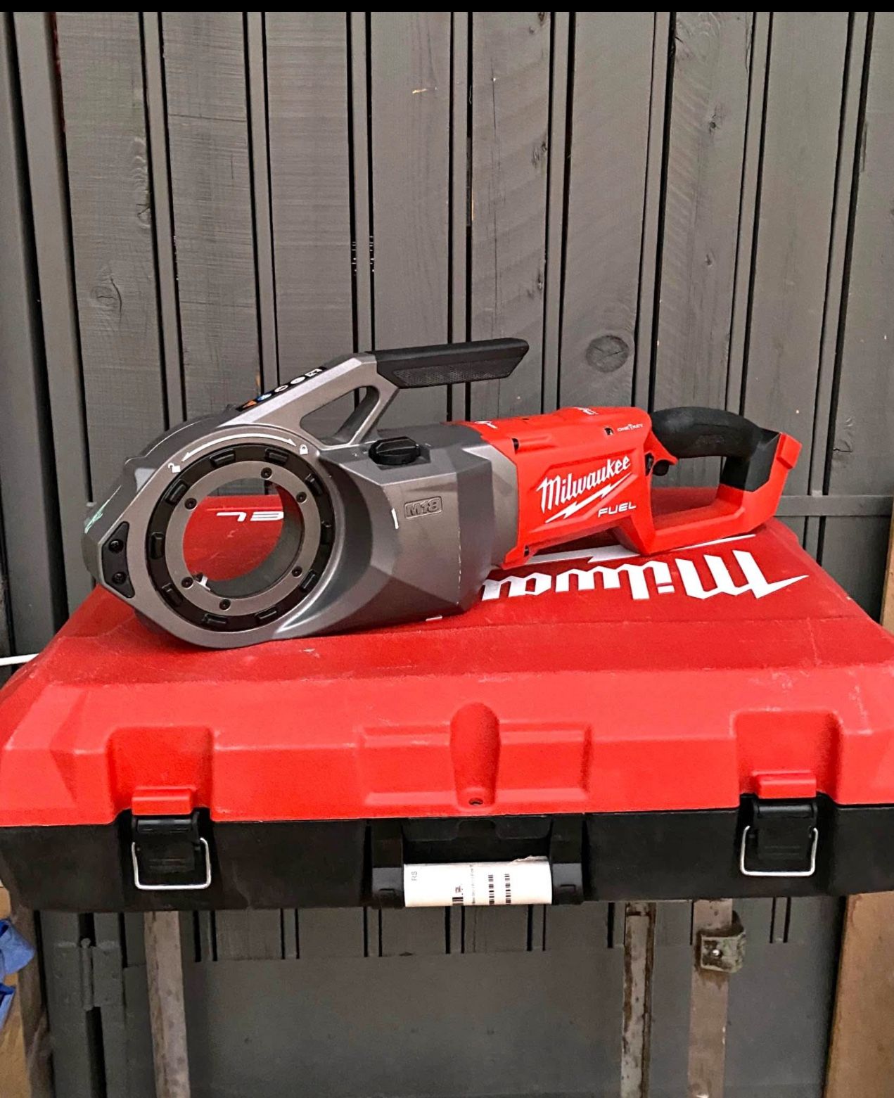 Milwaukee M18 Fuel One-Key Cordless Brushless Pipe Threader Kit (Tool Only)