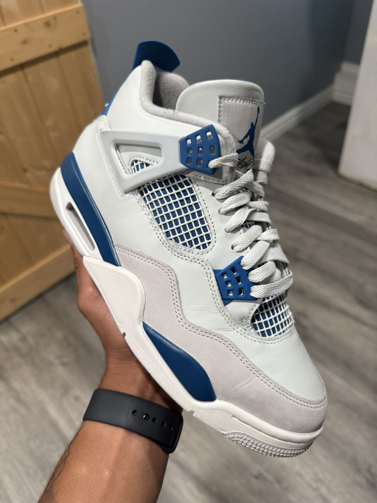 Jordan 4 “Military Blue” Sz 9
