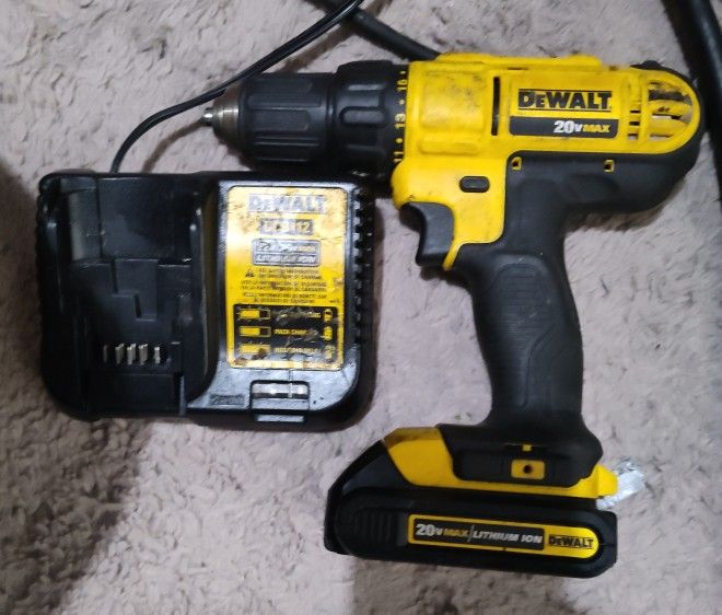 DEWALT Drill + Impact Driver Combo 20V MAX Li-Ion Cordless