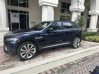 Jaguar F Pace