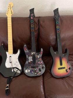 3 guitar hero guitars ( FOR PARTS )