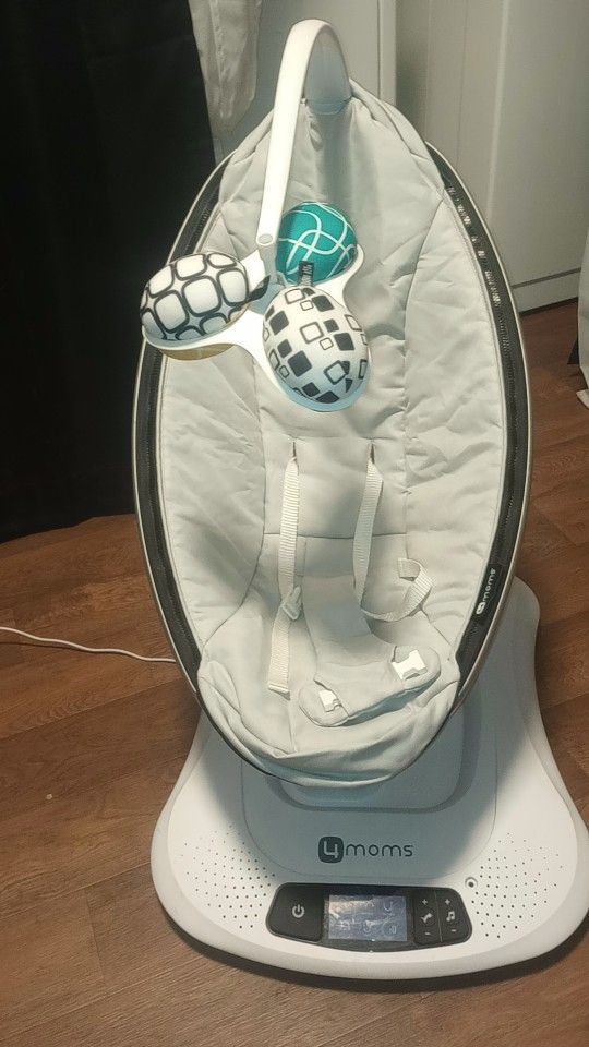 4 Moms Mamaroo