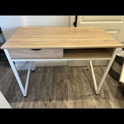 Wood Desk with drawer 