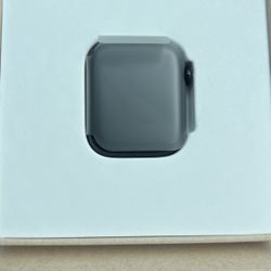 Brand New Apple 8 Series 45m