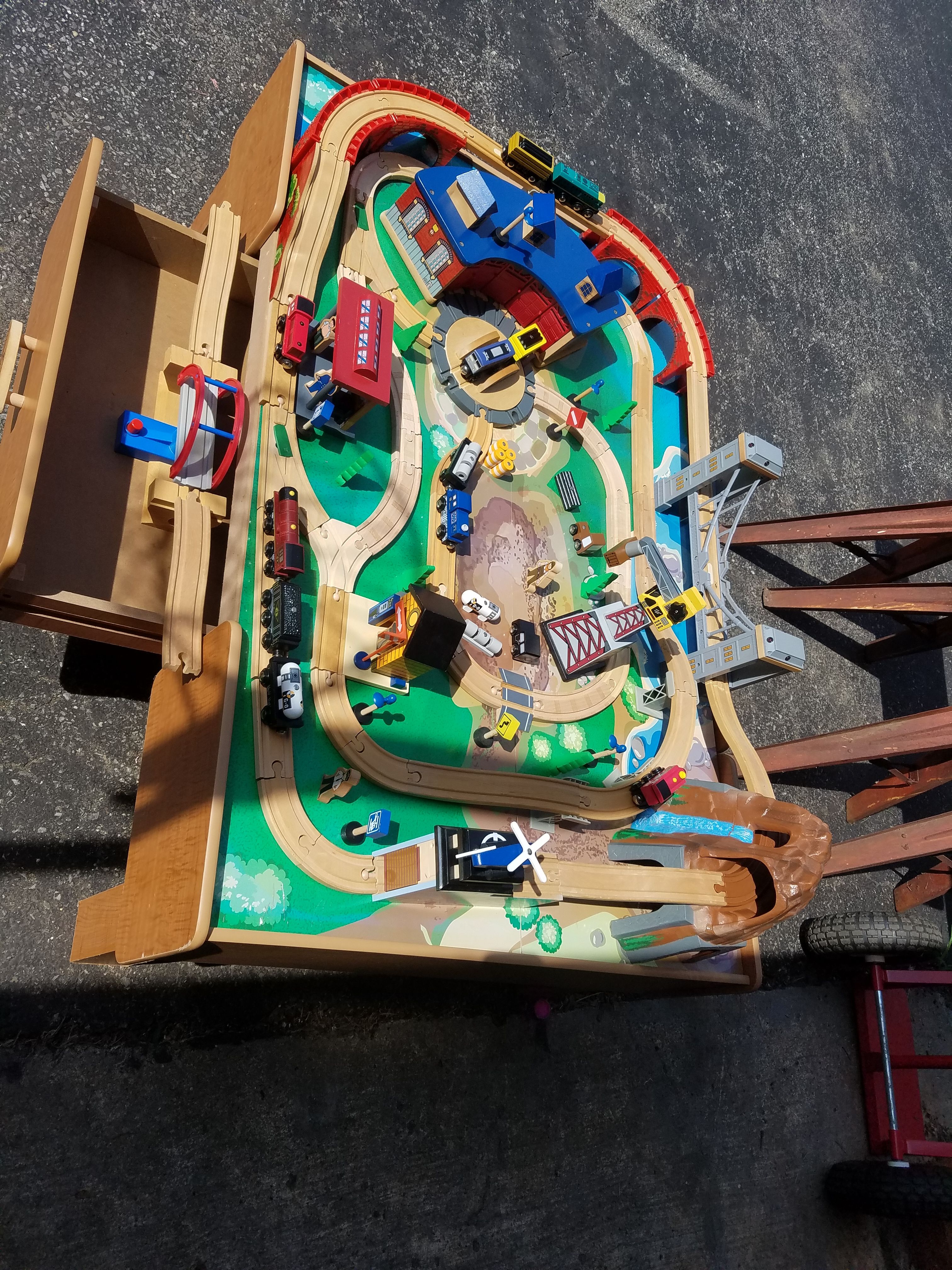 Imagination train table