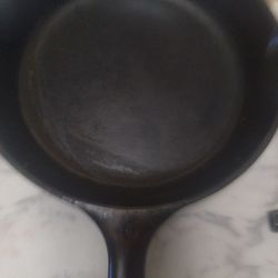 Wagner Ware 9 Inch Iron Skillet.Wagner Ware 101/2 Inch iron Skillet.Oneta 8 Inch Iron Skillet