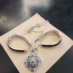 Peora Floral Wonder Sterling Silver Floral Design Pendant Necklace With Cubic Zirconia