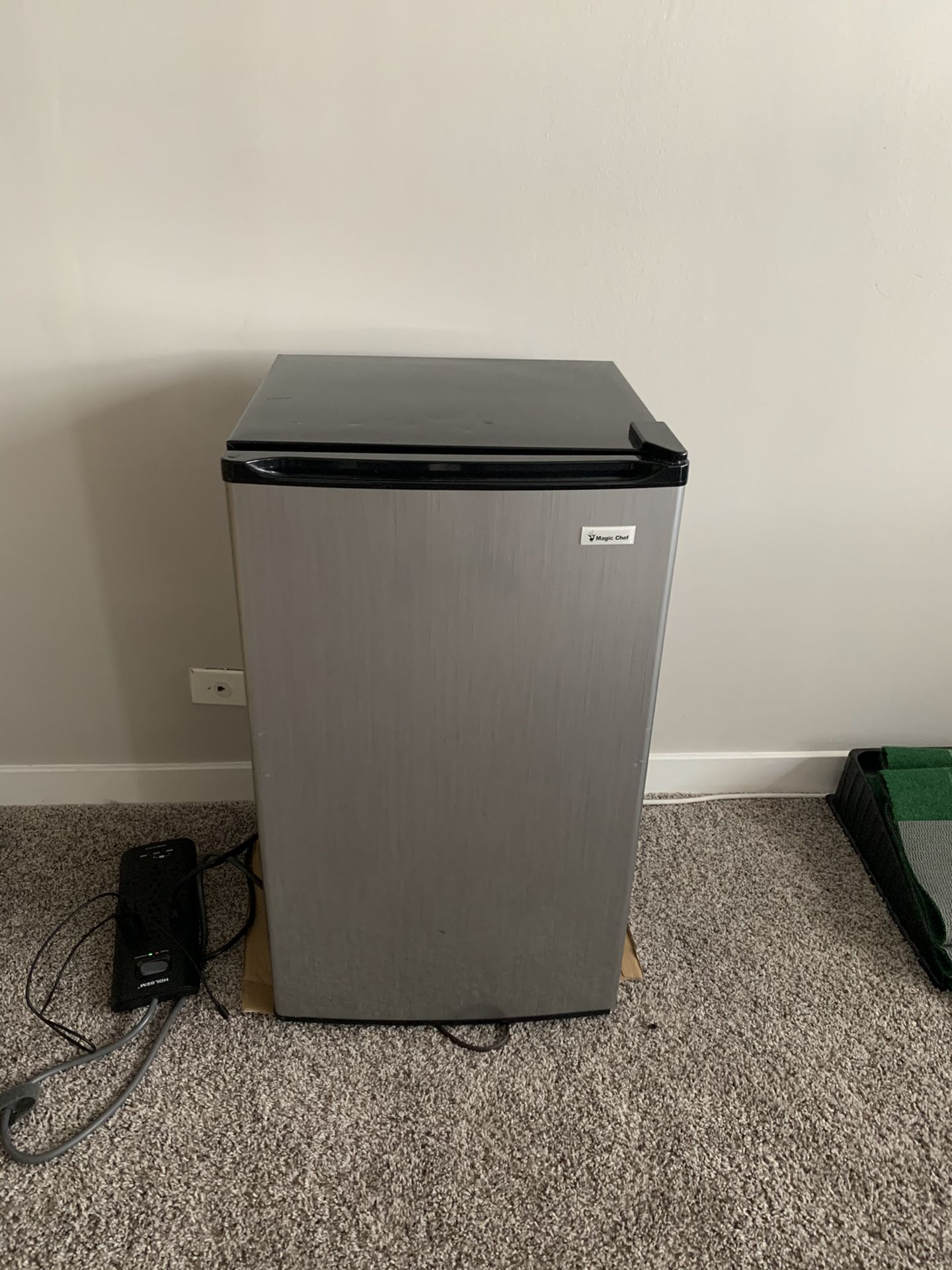 Magic Chef Mini-Fridge