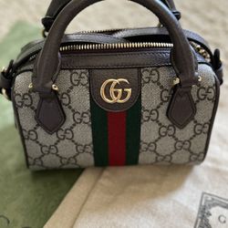 Authentic 💯 Gucci Ophidia Super Mini