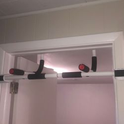 Pull Up Bar 