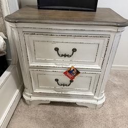 Magnolia King Upholstered Sleigh Bed Set w/ Mattress & Nightstands