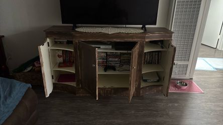 Free TV Stand