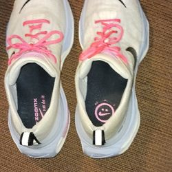 Nike ZoomX Invincible 3 Run Flynit Men Size 12 Used White Blue Pink $60