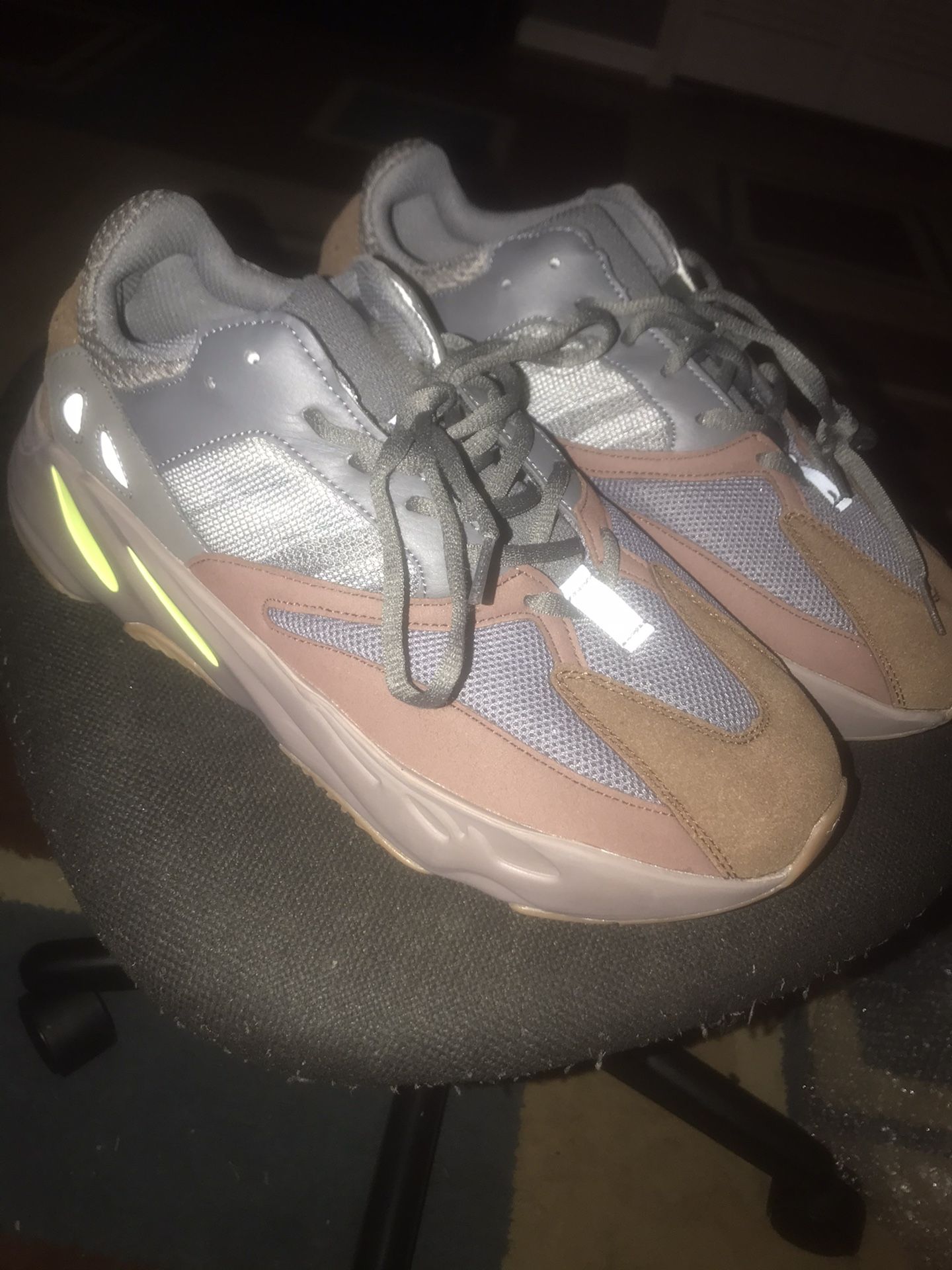 Yeezy 700 Mauve Sz 10