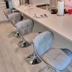 Bar Stools New in Original Packagings Set of 4 Stunning Shell Design With Airlift Adjustable Height.