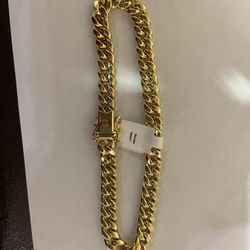 10k Gold Miami Cuban Bracelet For A Good Price!!
