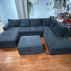 Sectional Couch With Ottoman