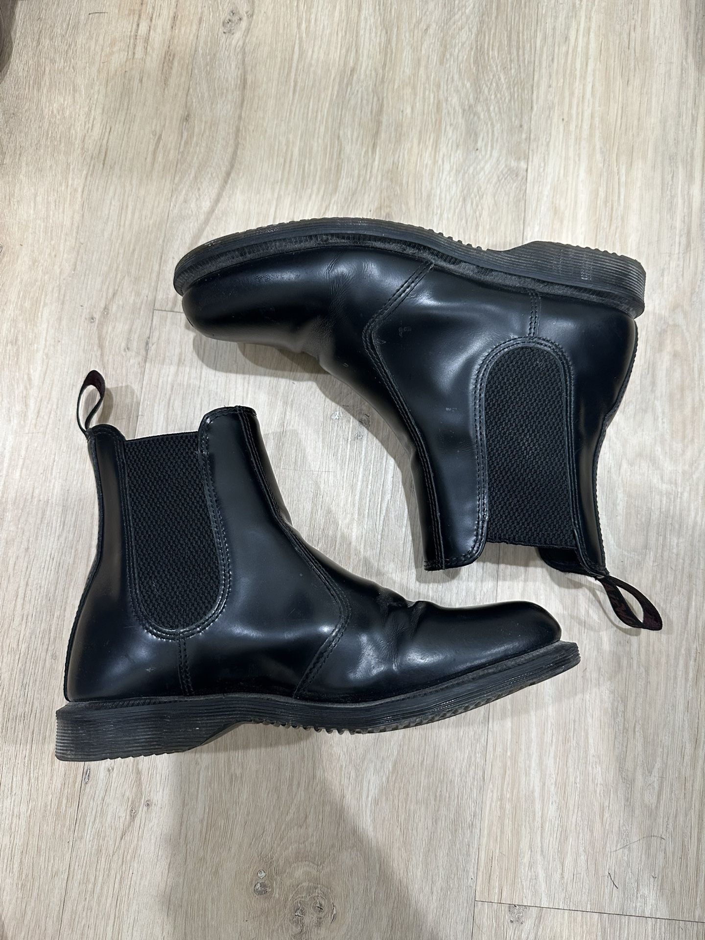 Flora Dr Martens Chelsea Boots