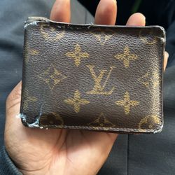 LV WALLET 