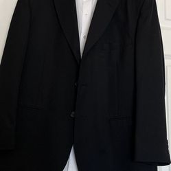 There’s Two Pieces A Block Jacket Size 38 & A Shirt From Michael Kors in Size 15 1/2 the color is white both for $40 Total 