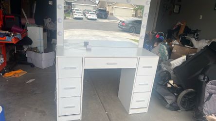 Vanity set