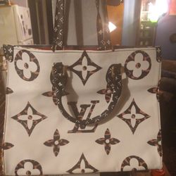LV💠Tote Bag $20
