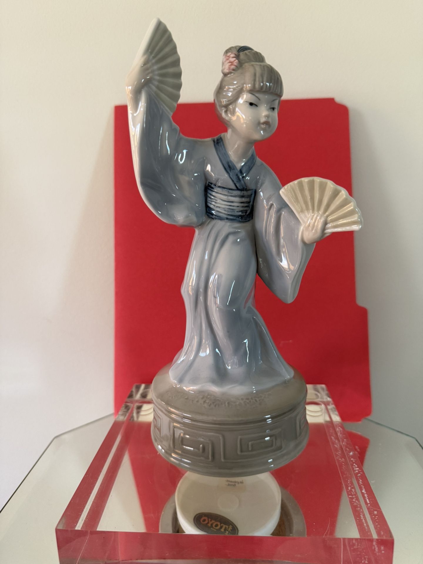 Vintage “Madam Butterfly” Porcelain Music Box, Made By Toyo, Japan