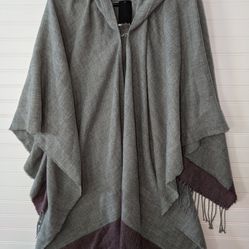 New FRAAS gray And Burgundy Poncho With Fringe
