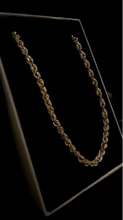 Gold rope link chain
