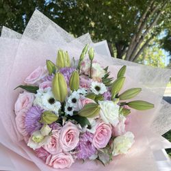 Graduation Leis And Bouquets 