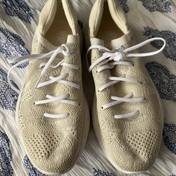 Sorel Explorer Blitz  Cream / White Slip In Lace Up Sneaker Size 9