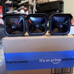 Blink 4 Outdoor/Indoor Security Camera System 