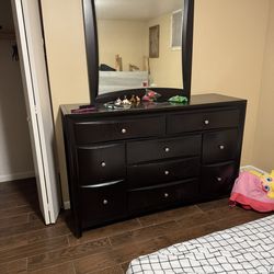 Dresser with Mirror black