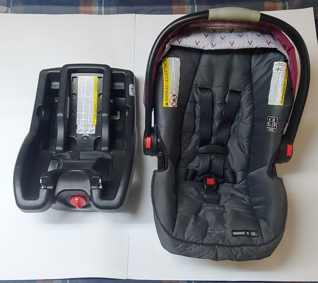 Graco SnugRide SnugLock 35 Infant Car Seat w/ Click Connect Base