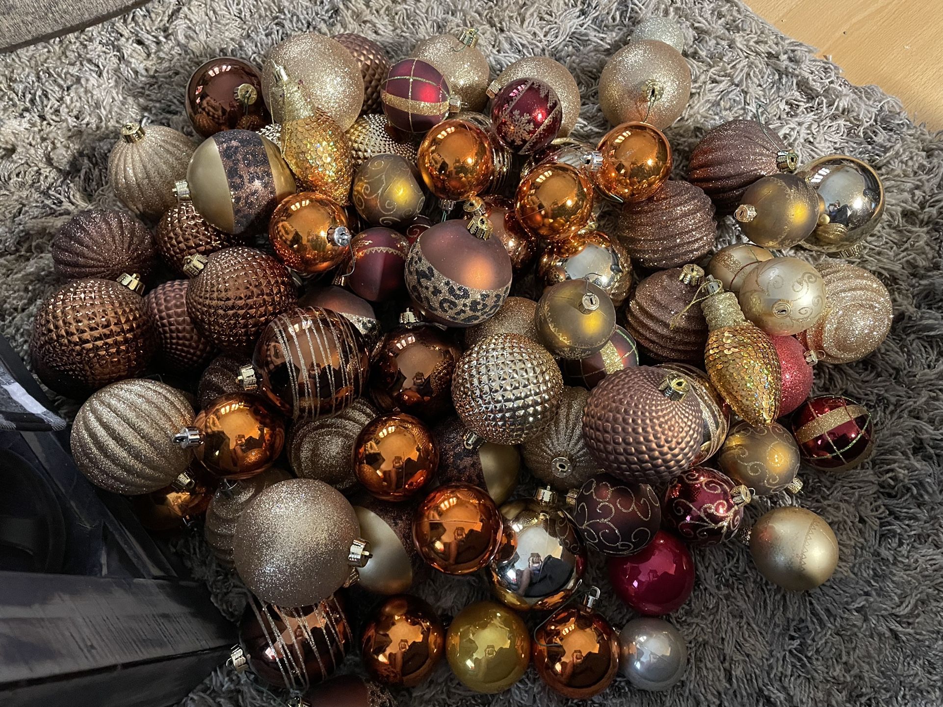 Lot of 80 rust/gold/brown Christmas ornaments in excellent cqondition ...