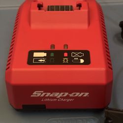 Snap-On Tools CTC720, 18 volt Lithium- ion Battery Charger 