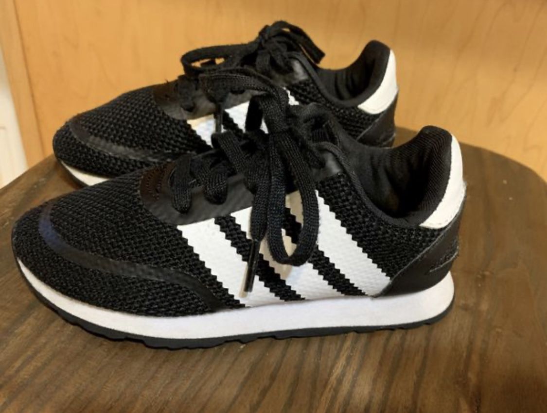 Great condition size 13 Toddler Adidas!