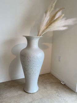 Beautiful Large Fishtail Floor Vase With Mother Of Pear Detail 