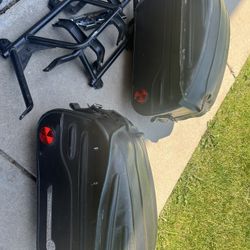 Motos